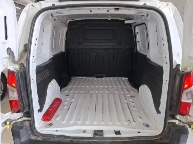 Peugeot Partner fourgon standard 650 kg bluehdi 100 s&amp;s bvm5 — photo 9