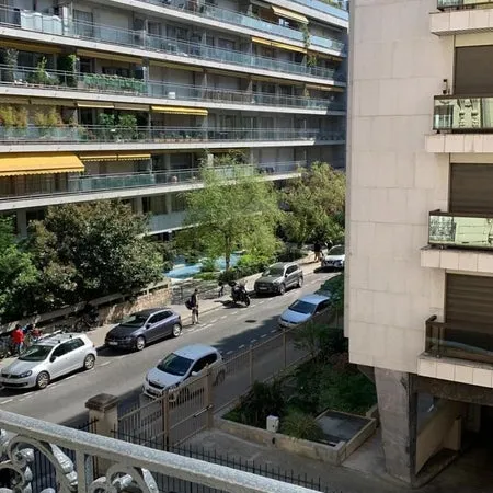 Chambre à louer dans un appartement de 140 m carré
