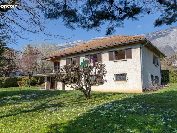 Villa 7 pièces 180 m²