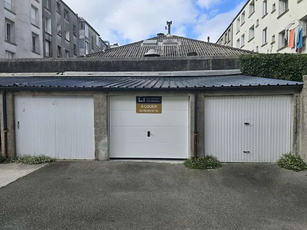 Garage/Parking