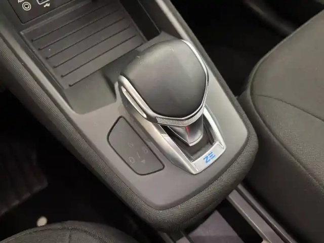 Renault Zoé zoe r110 - 22b — photo 21