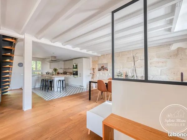 À vendre belle échoppe double en pierre à Bordeaux Saint-Augustin vaste séjour 3 chambres dont une a