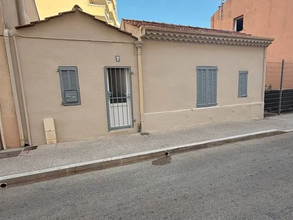 Maisonnette-proche mer