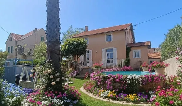 VILLA DE CHARME LES PIEDS DANS L'EAU CORNICHE DE TAMARIS