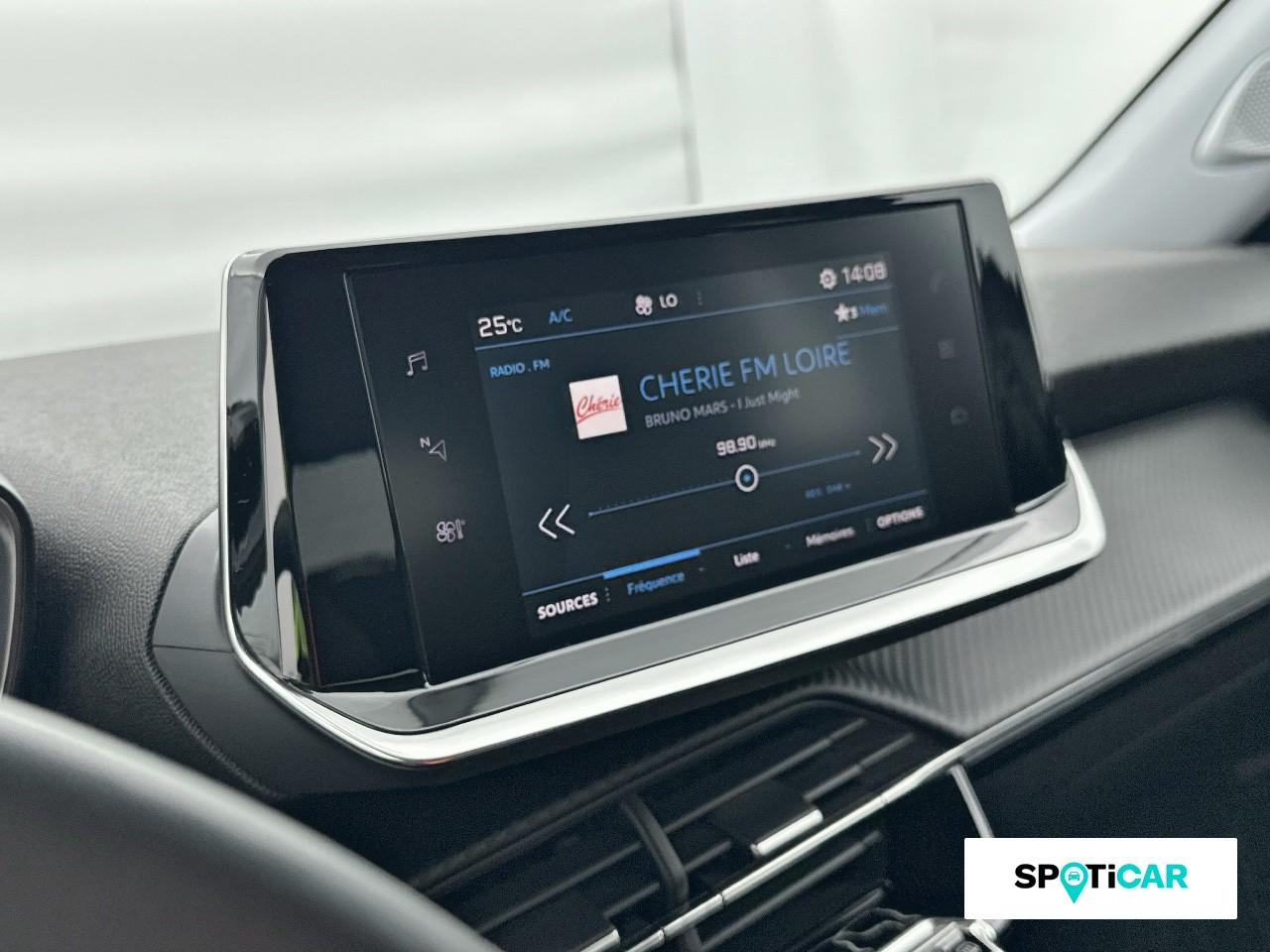 Peugeot 2008 1.2 puretech 130ch s&s style eat8 — photo 13