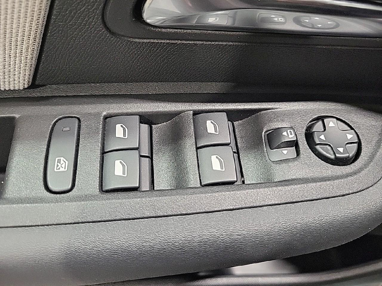 Citroën C4 hybride 136 e-dcs6 max — photo 23