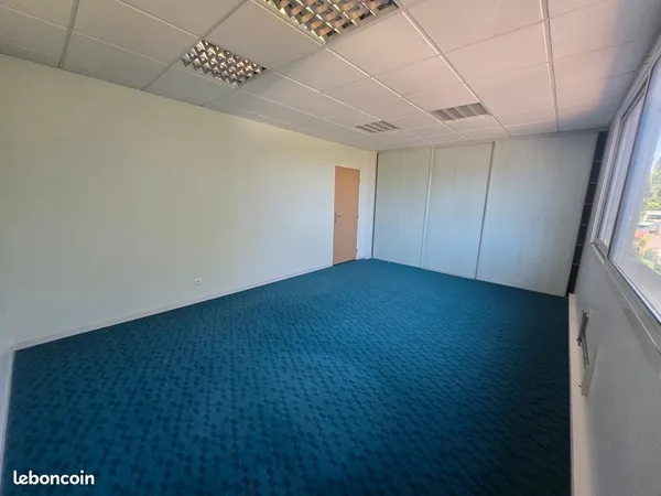 Bureaux à louer - Ecquevilly (78)