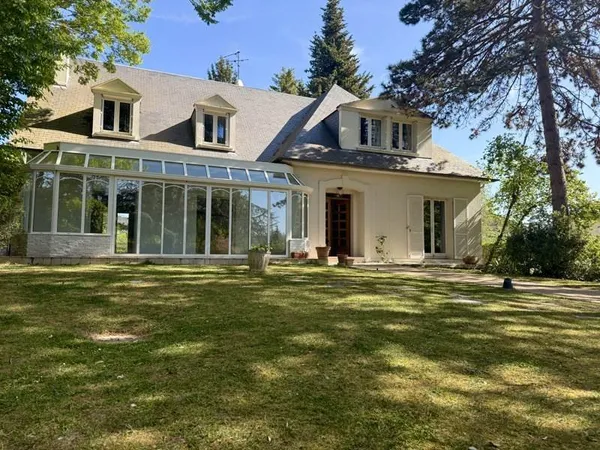 Villa 11 pièces 264 m²