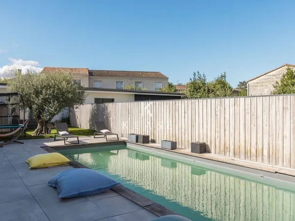 Maison 6 pièces 210 m²