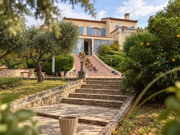 Villa 5 pièces 181 m²