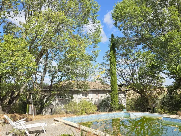 Maison 7 pièces 323 m²