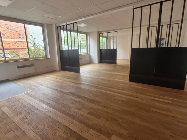 Bureau et espace de travail Location Paris 74m² 1700€