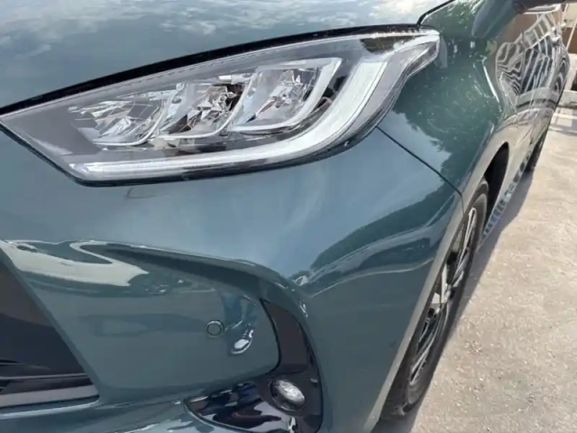 Toyota Yaris hybride 116h design pac — photo 20