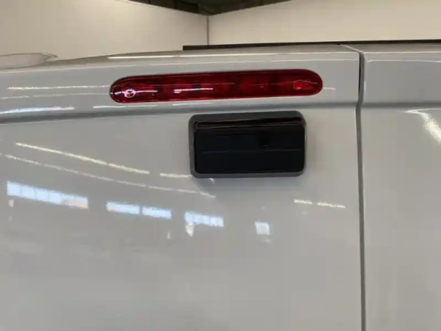 Peugeot Expert fg m 2.2 diesel 150ch pack premium connect — photo 12