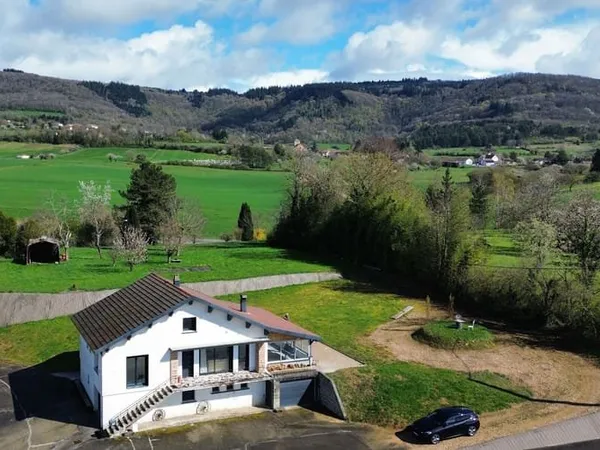 Maison 6 pièces 198 m²