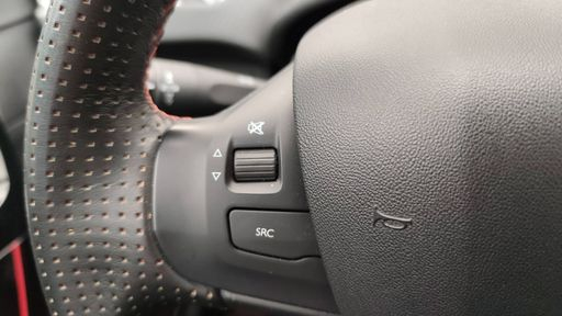 Peugeot 2008 1.2 PureTech 130 EAT6 - GT Line – 2019 – 48133 km – Essence – Boîte Automatique — photo 8