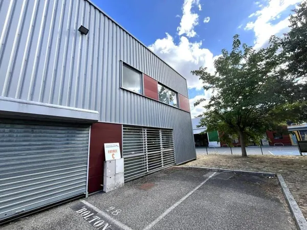 Bureau 310 m²
