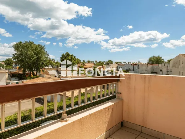 Marseillan : T3 duplex meublé de 40 m² avec terrasse, proche plages et commodités