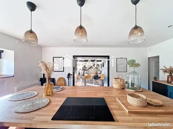 Propriété 4 pièces 148 m²