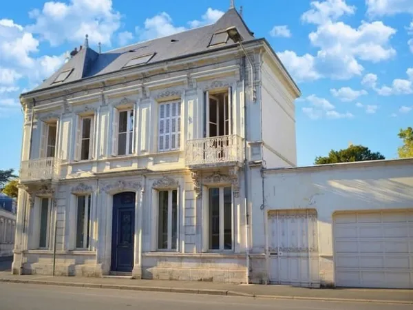 CHATELLERAULT - MAISON DE CARACTERE