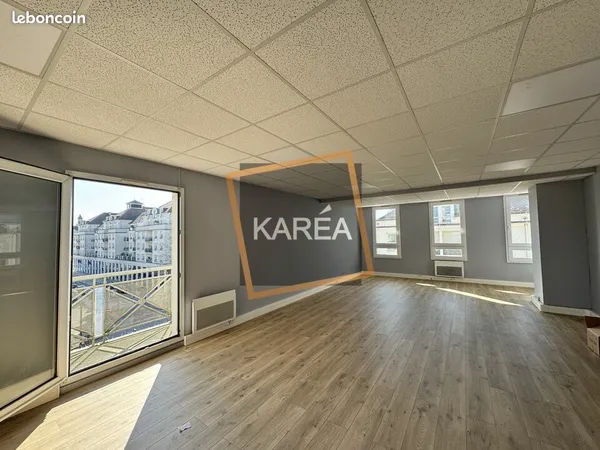 BUREAUX 78 m² BUSSY SAINT GEORGES