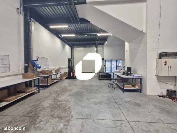 Local d'activité 285 m²