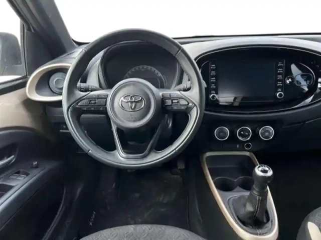 Toyota Aygo x 1.0 vvt-i 72ch design — photo 11