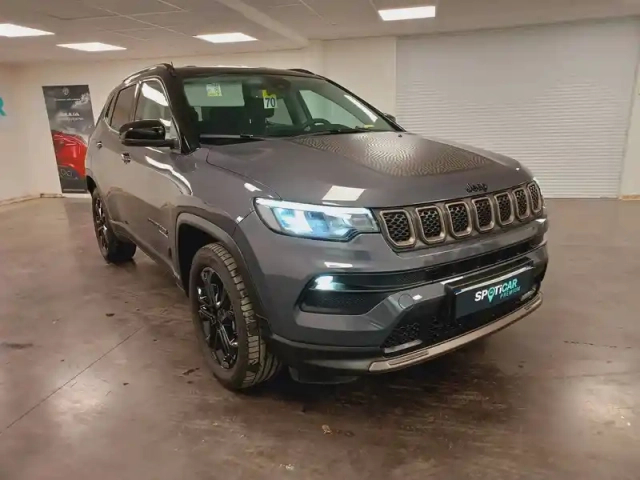 Jeep Compass 1.3 phev t4 240 ch 4xe eawd — photo 3