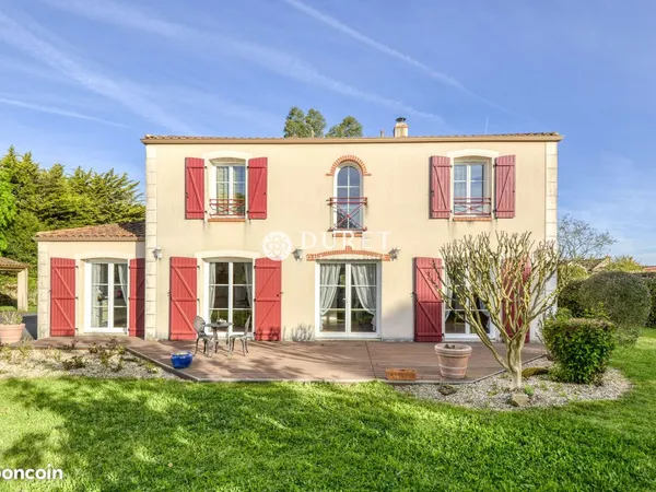 Maison 6 pièces 179 m²