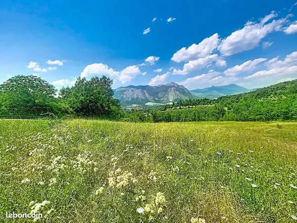 Terrain 1313 m² CLARET