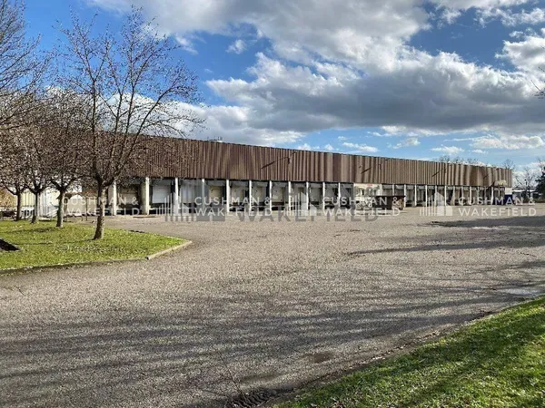 Entrepôt 16767 m²
