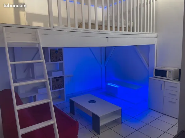 STUDIO MEUBLÉ 24 m² AVEC MEZZANINE