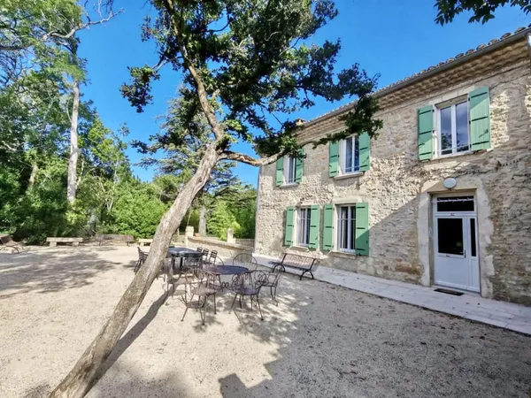 Mas provençal meublé avec piscine