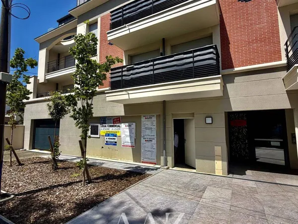Local commercial 118 m²