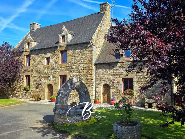 A vendre Manoir du XVIe siècle avec chambres d'hôtes et piscine