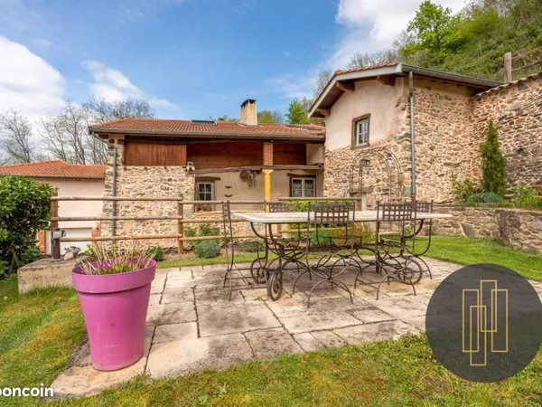 Propriété 8 pièces 200 m²