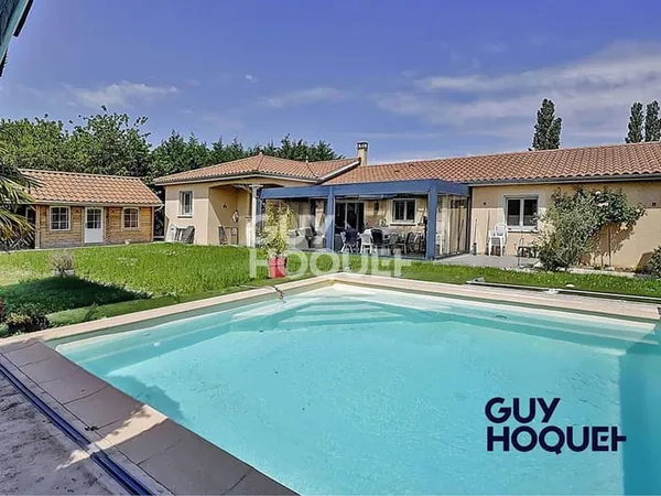Maison de plain-pied 7 pièces 160 m²