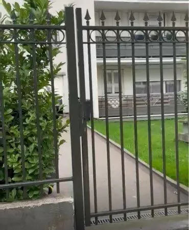 Parking standing protéger et tranquille