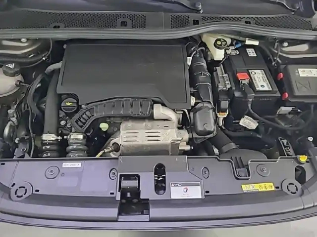 Peugeot 208 puretech 100 s&amp;s bvm6 — photo 15