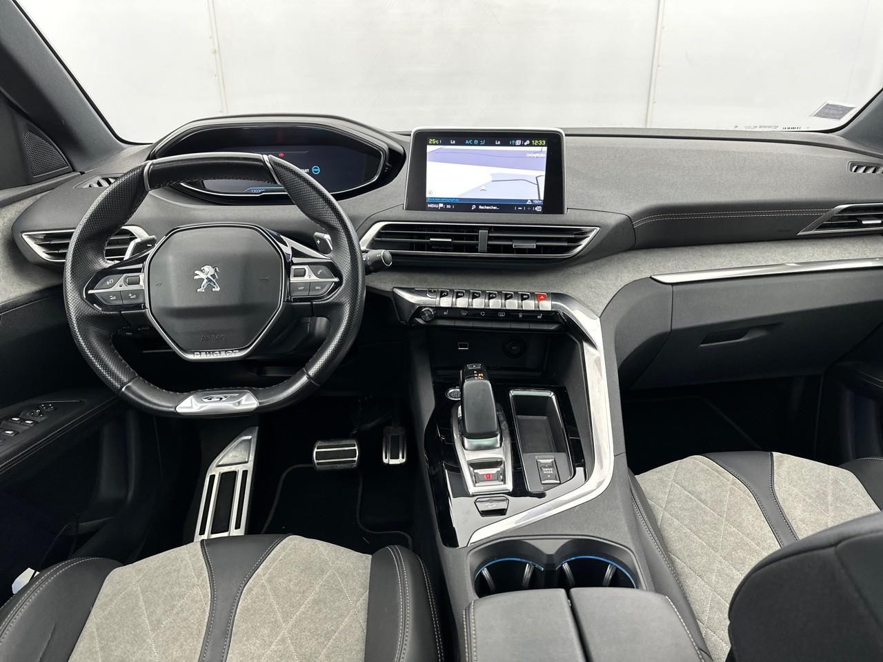 Peugeot 3008 hybrid4 300 e-eat8 gt — photo 11