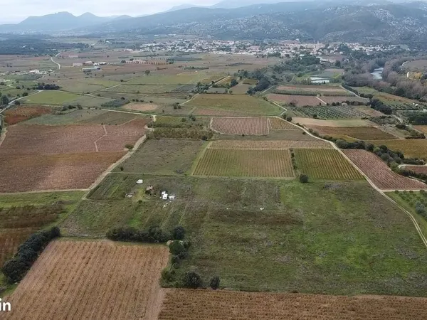 Mazet 24 m2 terrain 2,9 hectares