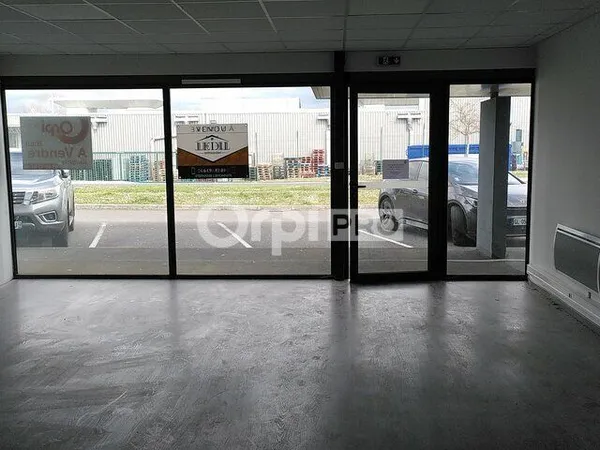 Local d'activité 150 m²