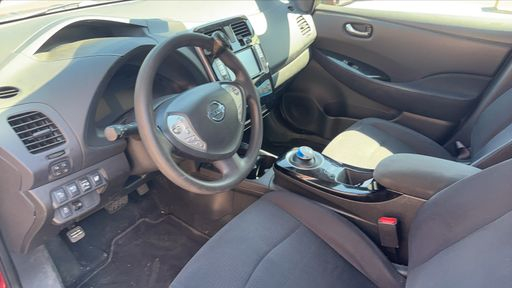 Nissan Leaf 109 24kWh - Acenta – 2013 – 94998 km – Électrique – Boîte Automatique — photo 14