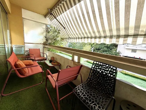 PRADO/PARADIS : TYPE 1 AVEC TERRASSE