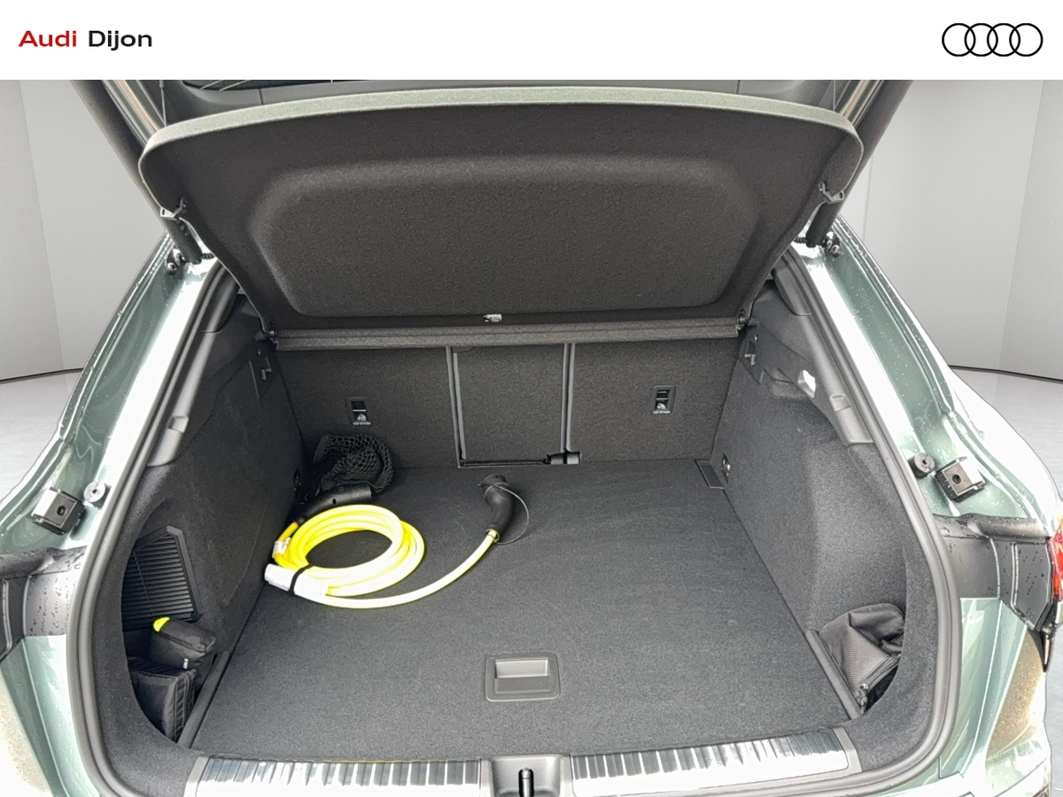 Audi Q3 SB E HYBRID 272 CH S TRONIC 6 — photo 10