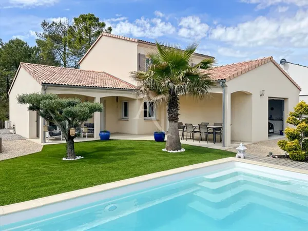 Maison récente 4 chambres avec piscine à Saint Jean de Monts !