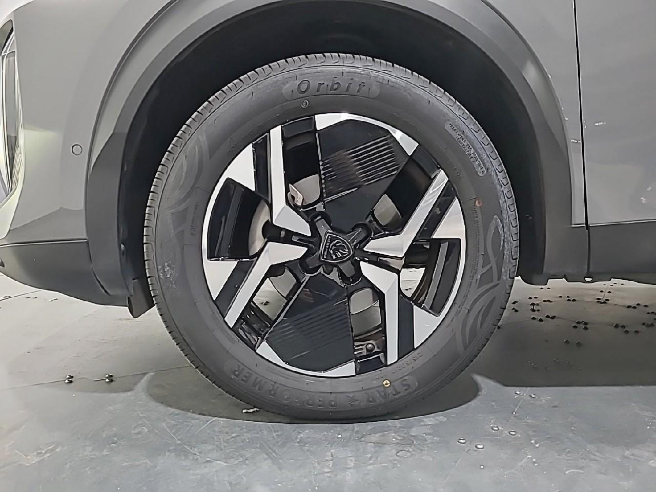 Peugeot 2008 puretech 130 s&s eat8 gt — photo 16