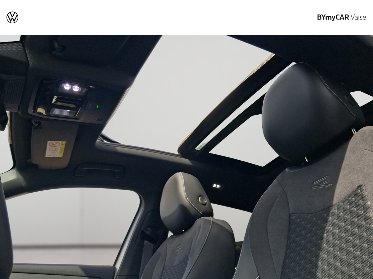 Volkswagen T-Roc 1.5 eTSI EVO2 Hybrid 150 ch DSG7 — photo 15