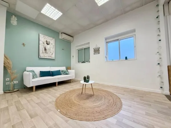 Bureaux 1 pièce 152 m²