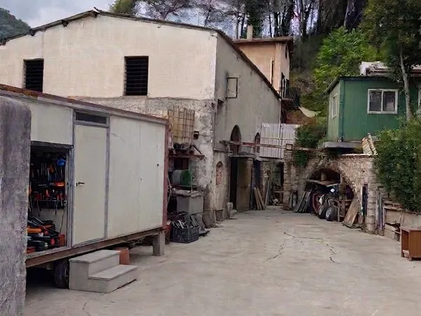 Local d’activité et entrepôt Location Drap  300m² 3500€